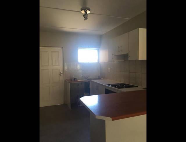2 BEDROOM PROPERTY TO RENT IN GOODWOOD CENTRAL